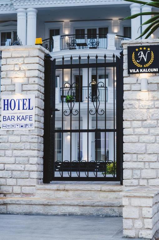 Hotel Vila Kalcuni Sarandë Eksteriør billede